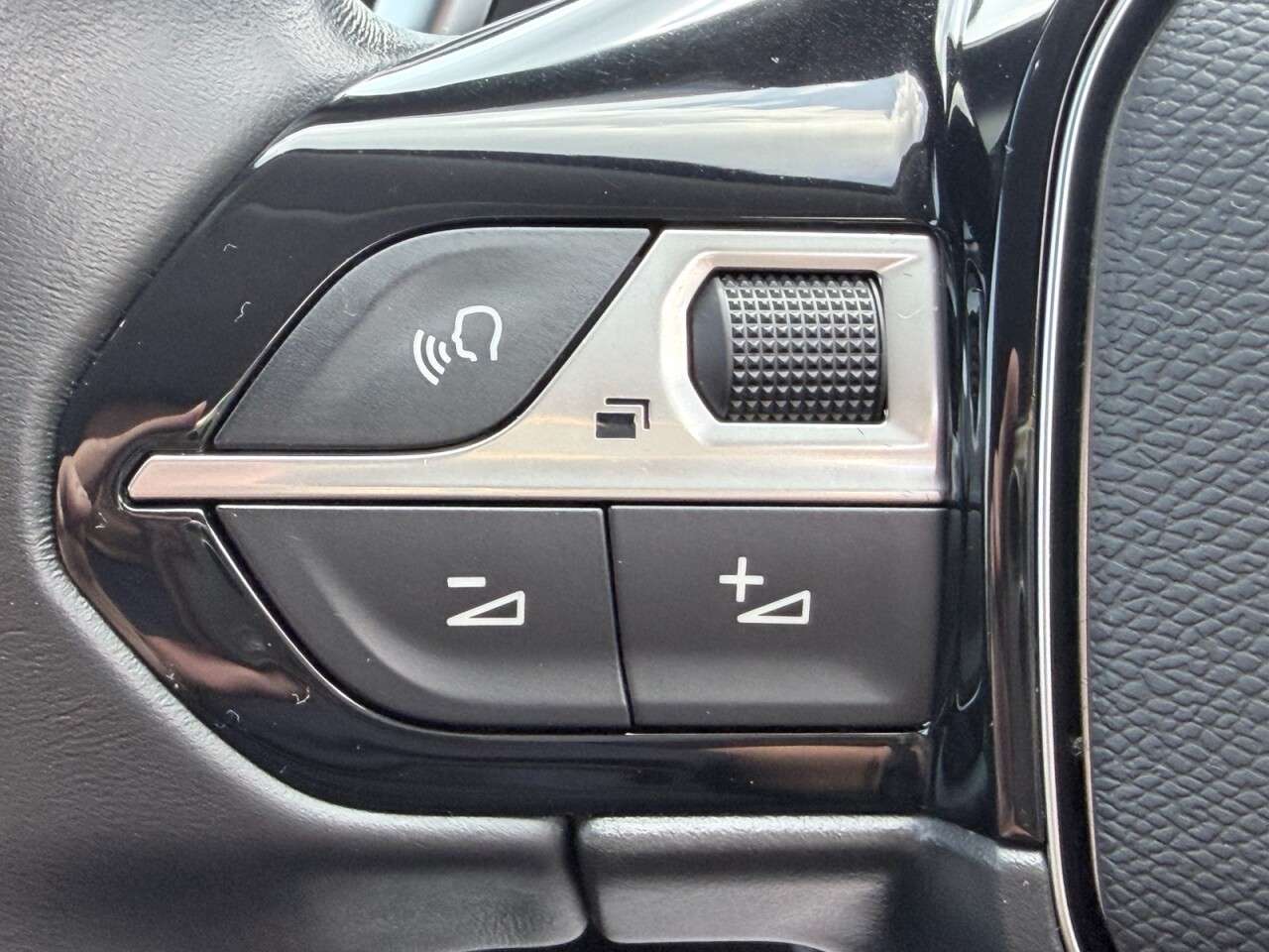 2020 PEUGEOT 5008 2020 PEUGEOT 5008