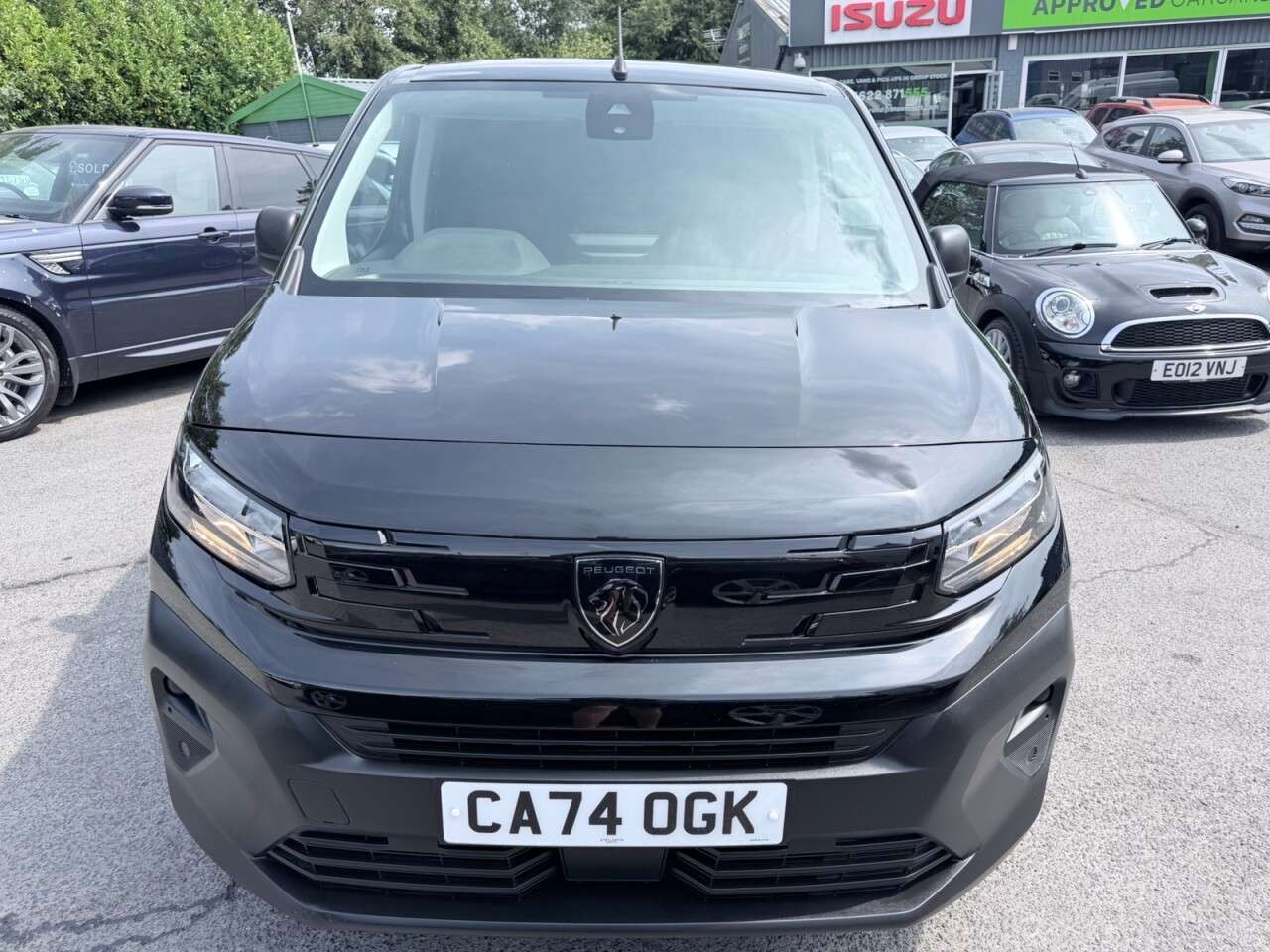 A 2024 PEUGEOT PARTNER Grey 1.5 BlueHDi Professional Automatic van, 23,000 miles, Euro 6, Air Cond A 2024 PEUGEOT PARTNER Grey 1.5 BlueHDi Professional Automatic van, 23,000 miles, Euro 6, Air Cond