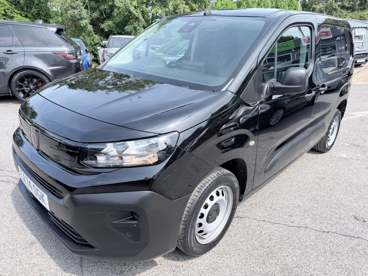 A 2024 PEUGEOT PARTNER Grey 1.5 BlueHDi Professional Automatic van, 23,000 miles, Euro 6, Air Cond A 2024 PEUGEOT PARTNER Grey 1.5 BlueHDi Professional Automatic van, 23,000 miles, Euro 6, Air Cond