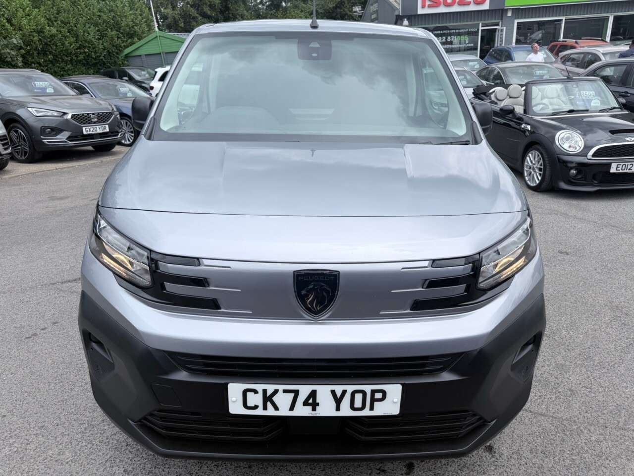 A 2024 PEUGEOT PARTNER Grey 1.5 BlueHDi Professional Automatic van, 23,000 miles, Euro 6, Air Cond A 2024 PEUGEOT PARTNER Grey 1.5 BlueHDi Professional Automatic van, 23,000 miles, Euro 6, Air Cond