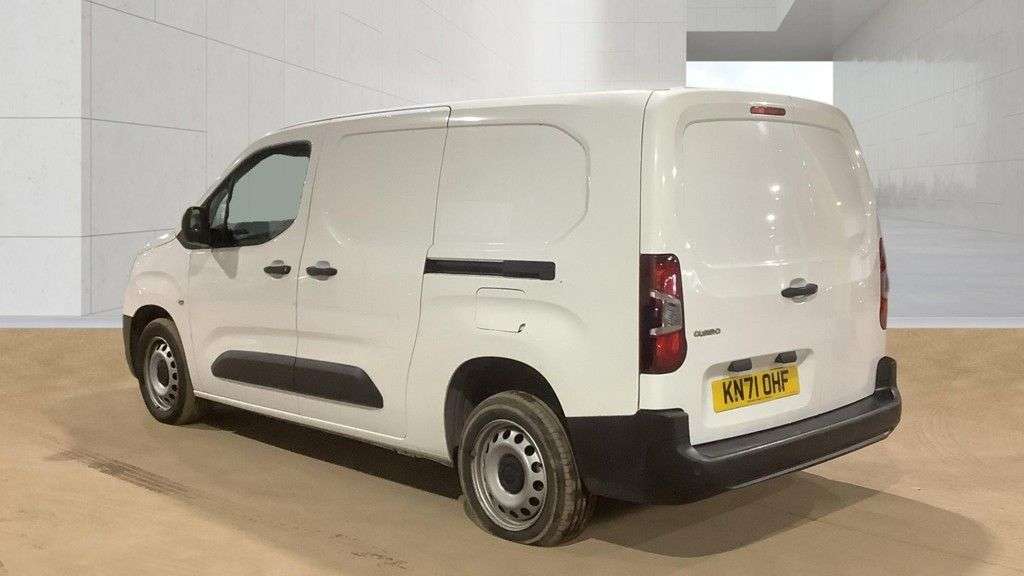 A 2022 VAUXHALL COMBO White 1.5 Turbo D 2300 Dynamic L2 van, 68,400 miles, Euro 6, 6-Speed manual A 2022 VAUXHALL COMBO White 1.5 Turbo D 2300 Dynamic L2 van, 68,400 miles, Euro 6, 6-Speed manual