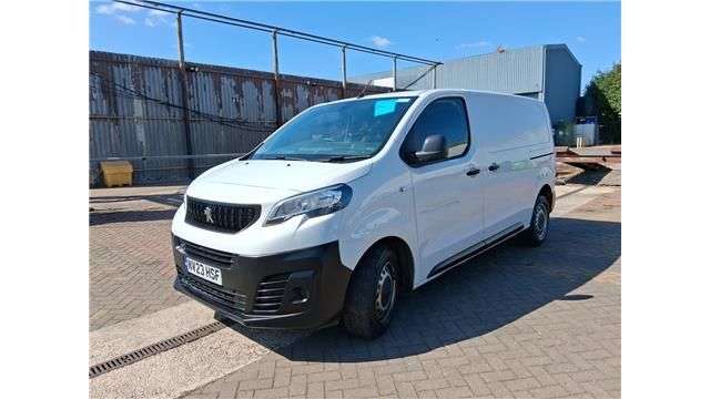 A 2023 PEUGEOT EXPERT White 2.0 BlueHDi 1400 Professional+ MWB Van, 30,300 miles, Euro 6, 6-Speed A 2023 PEUGEOT EXPERT White 2.0 BlueHDi 1400 Professional+ MWB Van, 30,300 miles, Euro 6, 6-Speed
