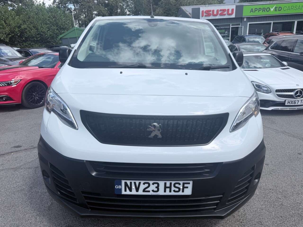 A 2023 PEUGEOT EXPERT White 2.0 BlueHDi 1400 Professional+ MWB Van, 30,300 miles, Euro 6, 6-Speed A 2023 PEUGEOT EXPERT White 2.0 BlueHDi 1400 Professional+ MWB Van, 30,300 miles, Euro 6, 6-Speed