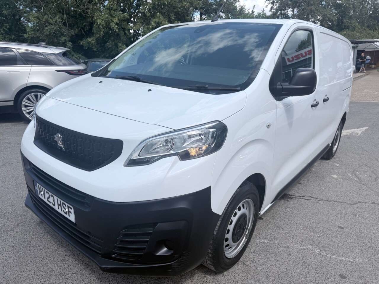 A 2023 PEUGEOT EXPERT White 2.0 BlueHDi 1400 Professional+ MWB Van, 30,300 miles, Euro 6, 6-Speed A 2023 PEUGEOT EXPERT White 2.0 BlueHDi 1400 Professional+ MWB Van, 30,300 miles, Euro 6, 6-Speed