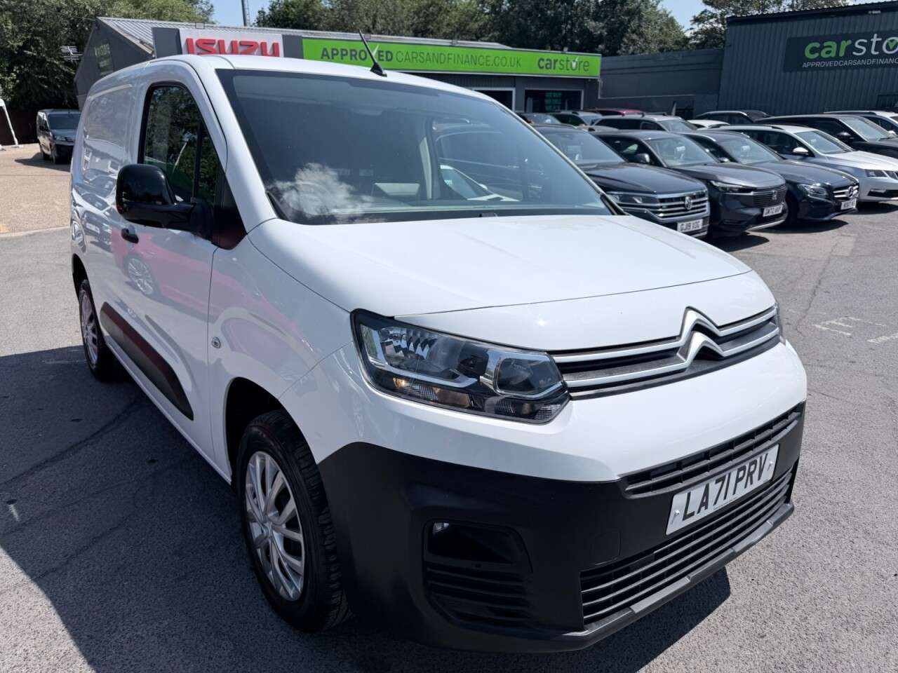 A 2022 CITROEN BERLINGO White 1.5 BlueHDi Enterprise M Pro SWB Van, 38,300 miles, Euro 6, 6-Speed m A 2022 CITROEN BERLINGO White 1.5 BlueHDi Enterprise M Pro SWB Van, 38,300 miles, Euro 6, 6-Speed m