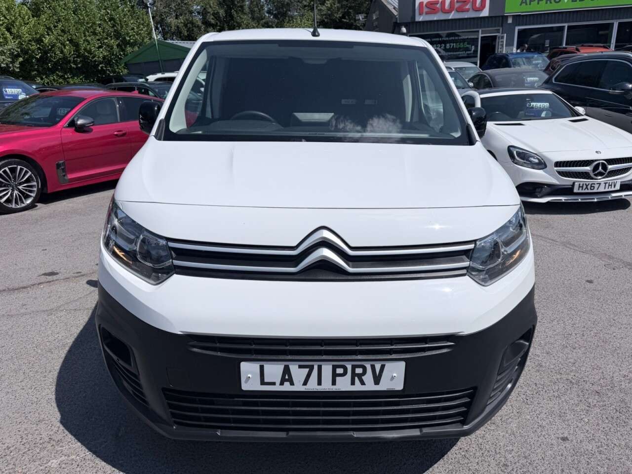 A 2022 CITROEN BERLINGO White 1.5 BlueHDi Enterprise M Pro SWB Van, 38,300 miles, Euro 6, 6-Speed m A 2022 CITROEN BERLINGO White 1.5 BlueHDi Enterprise M Pro SWB Van, 38,300 miles, Euro 6, 6-Speed m