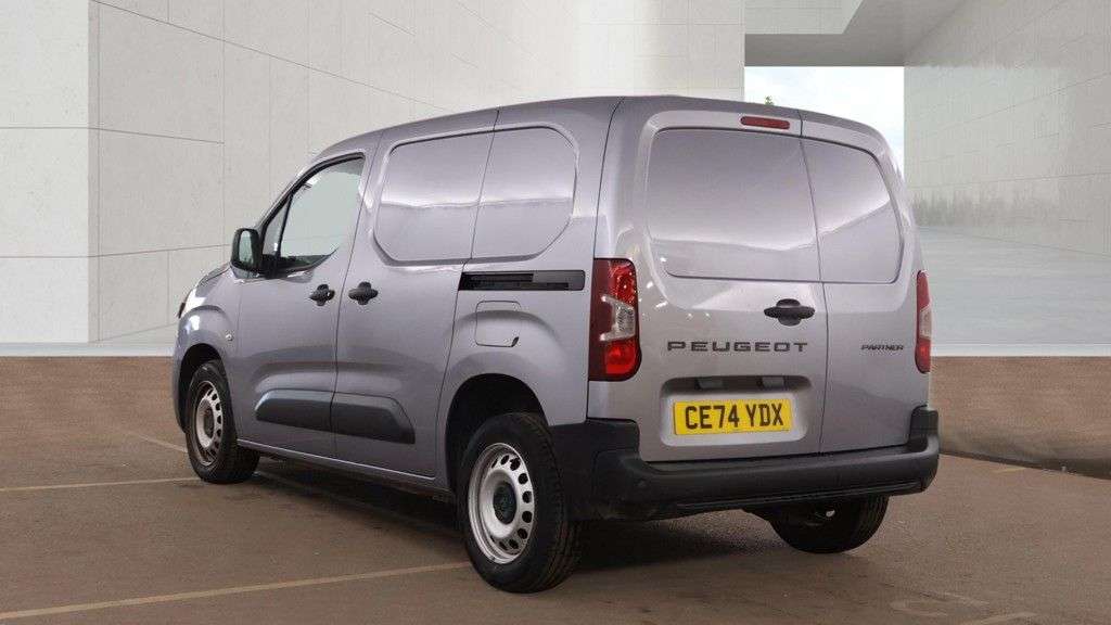 A 2024 PEUGEOT PARTNER Grey 1.5 BlueHDi 1000 Professional SWB Van, 23,400 miles, Euro 6, 6-Speed m A 2024 PEUGEOT PARTNER Grey 1.5 BlueHDi 1000 Professional SWB Van, 23,400 miles, Euro 6, 6-Speed m