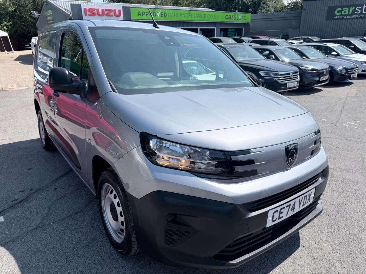 A 2024 PEUGEOT PARTNER Grey 1.5 BlueHDi 1000 Professional SWB Van, 23,400 miles, Euro 6, 6-Speed m A 2024 PEUGEOT PARTNER Grey 1.5 BlueHDi 1000 Professional SWB Van, 23,400 miles, Euro 6, 6-Speed m