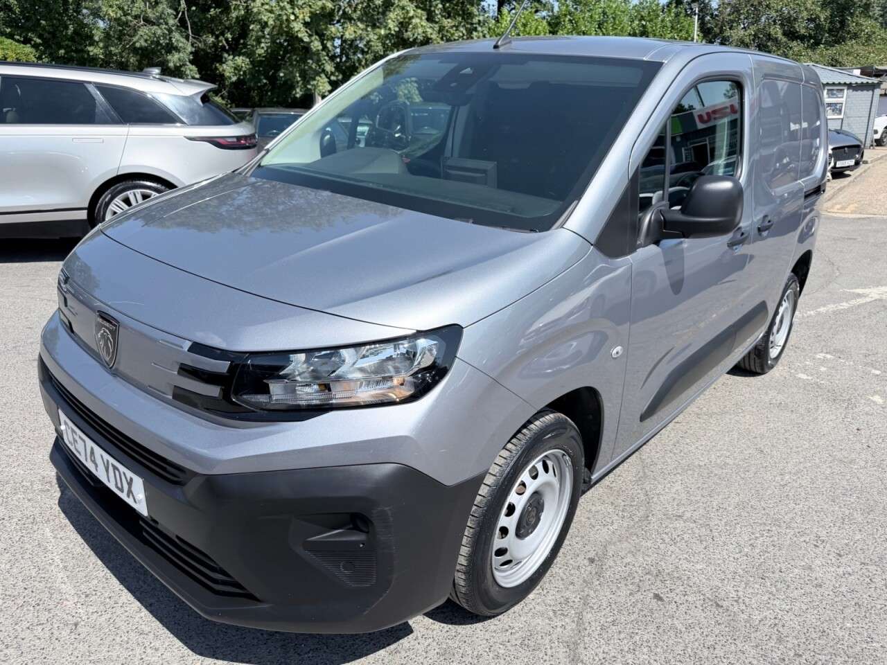 A 2024 PEUGEOT PARTNER Grey 1.5 BlueHDi 1000 Professional SWB Van, 23,400 miles, Euro 6, 6-Speed m A 2024 PEUGEOT PARTNER Grey 1.5 BlueHDi 1000 Professional SWB Van, 23,400 miles, Euro 6, 6-Speed m