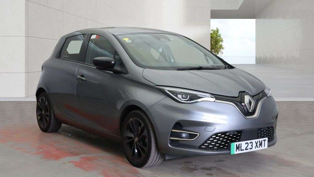 A 2023 RENAULT ZOE Grey R135 EV50 Iconic, 28,700 miles, EV, Automatic, Sat nav, Heated seats, A 2023 RENAULT ZOE Grey R135 EV50 Iconic, 28,700 miles, EV, Automatic, Sat nav, Heated seats,