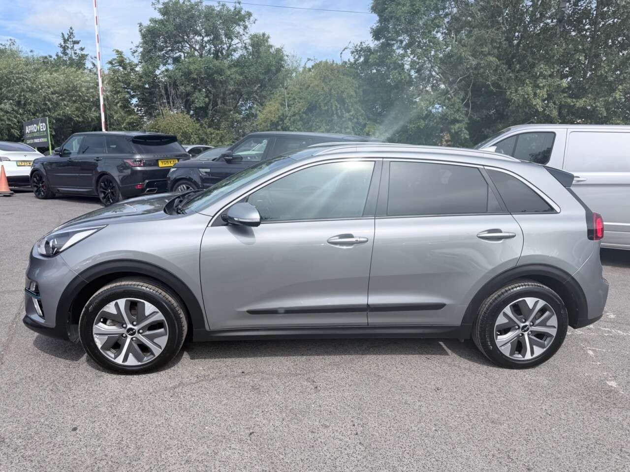 A 2022 KIA NIRO Grey 64kWh 2 SUV EV, 54,070 miles, Automatic, CarPlay/Android Auto, Rear ca A 2022 KIA NIRO Grey 64kWh 2 SUV EV, 54,070 miles, Automatic, CarPlay/Android Auto, Rear ca