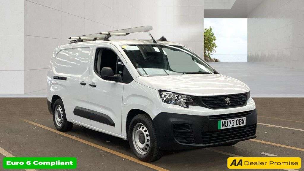 A 2023 PEUGEOT E-PARTNER White 750 50kWh Professional+ LWB Van, 18,100 miles, EV, Automatic, CarPlay A 2023 PEUGEOT E-PARTNER White 750 50kWh Professional+ LWB Van, 18,100 miles, EV, Automatic, CarPlay
