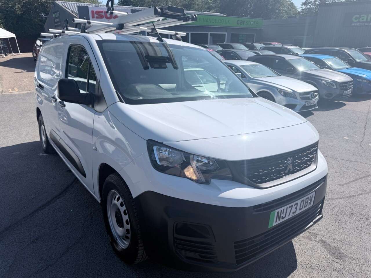 A 2023 PEUGEOT E-PARTNER White 750 50kWh Professional+ LWB Van, 18,100 miles, EV, Automatic, CarPlay A 2023 PEUGEOT E-PARTNER White 750 50kWh Professional+ LWB Van, 18,100 miles, EV, Automatic, CarPlay
