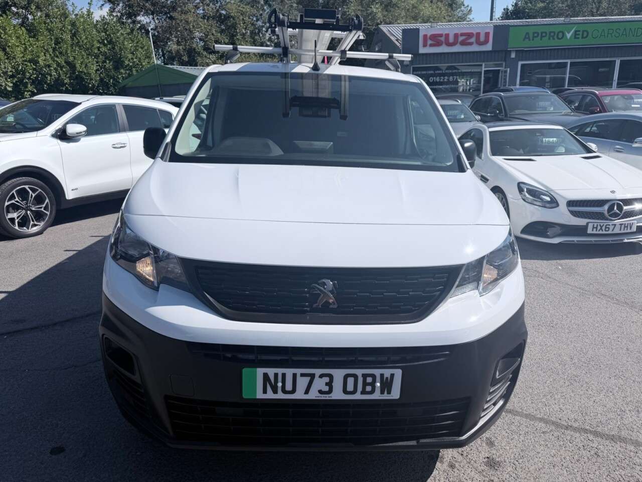 A 2023 PEUGEOT E-PARTNER White 750 50kWh Professional+ LWB Van, 18,100 miles, EV, Automatic, CarPlay A 2023 PEUGEOT E-PARTNER White 750 50kWh Professional+ LWB Van, 18,100 miles, EV, Automatic, CarPlay