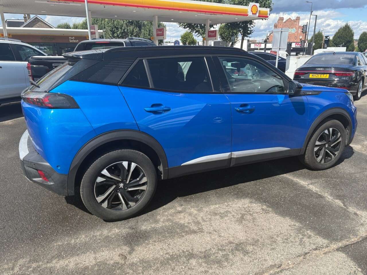 2021 PEUGEOT 2008 2021 PEUGEOT 2008