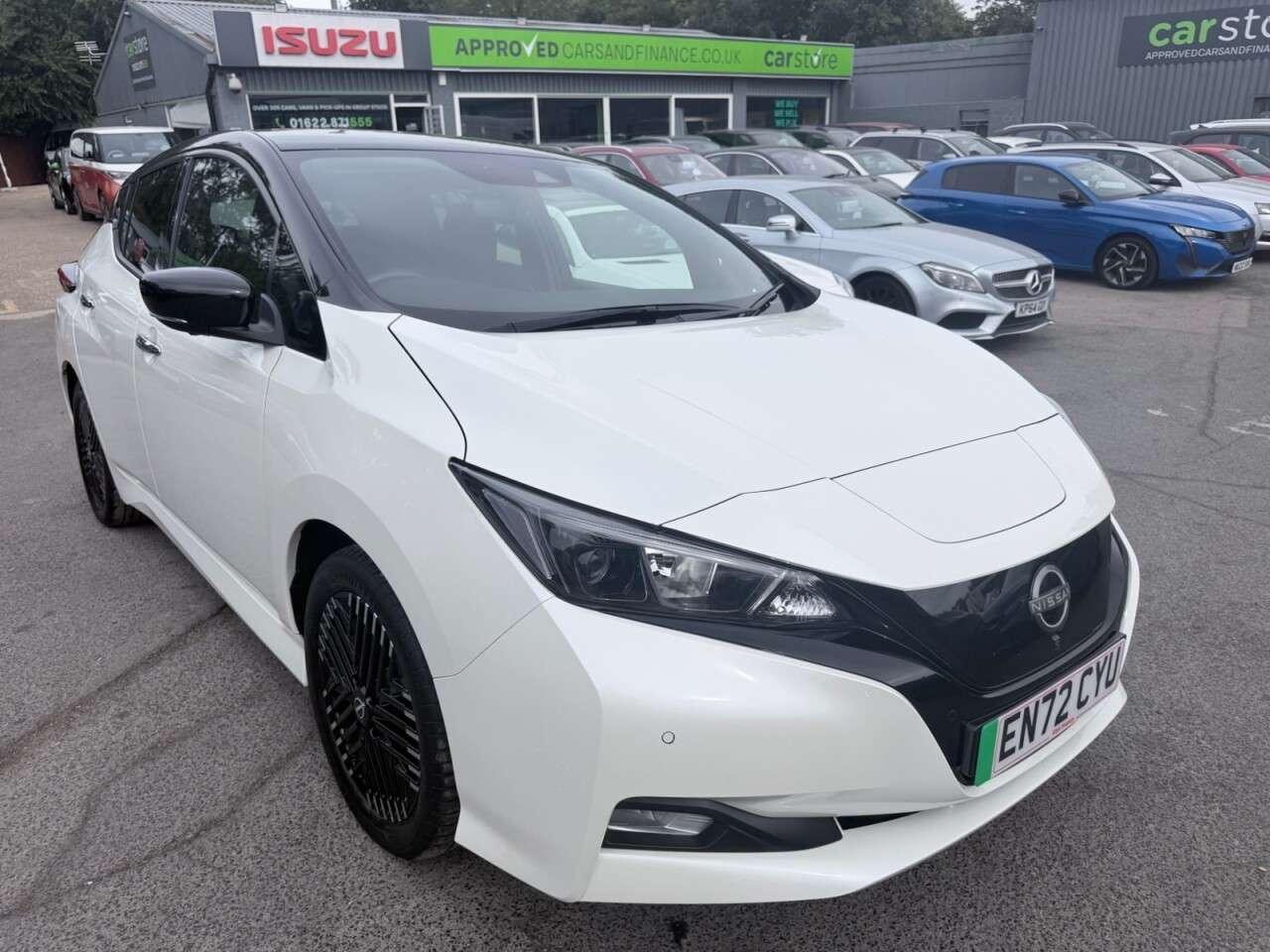 A 2022 NISSAN LEAF White 39kWh N-Connecta EV, 12,988 miles, Automatic, 360° camera, heated sea A 2022 NISSAN LEAF White 39kWh N-Connecta EV, 12,988 miles, Automatic, 360° camera, heated sea