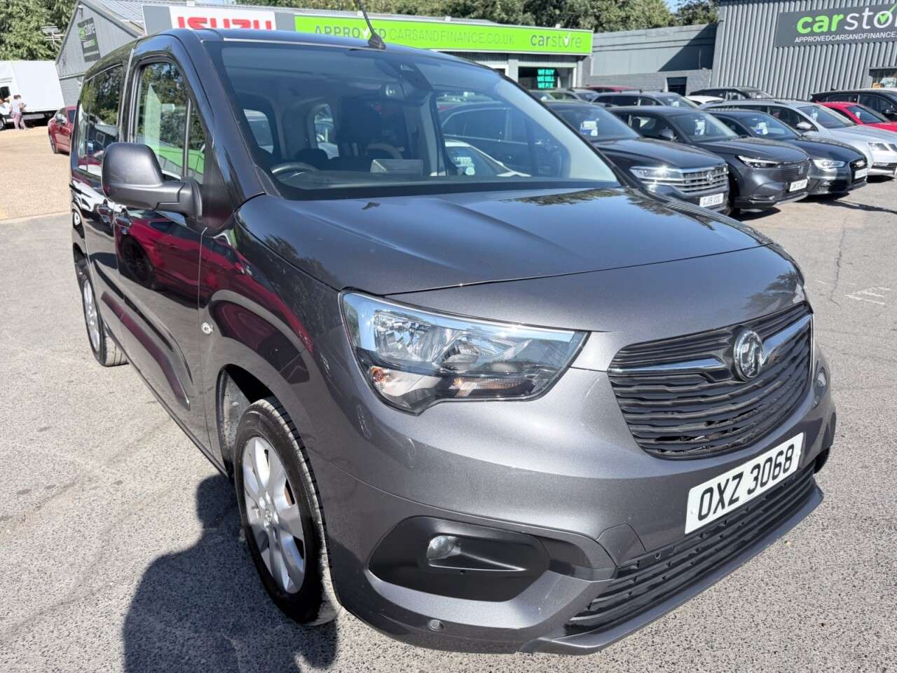 A 2020 VAUXHALL COMBO LIFE Grey 1.2 Turbo Energy MPV, 34,500 miles, Euro 6, Automatic, CarPlay/Android A 2020 VAUXHALL COMBO LIFE Grey 1.2 Turbo Energy MPV, 34,500 miles, Euro 6, Automatic, CarPlay/Android