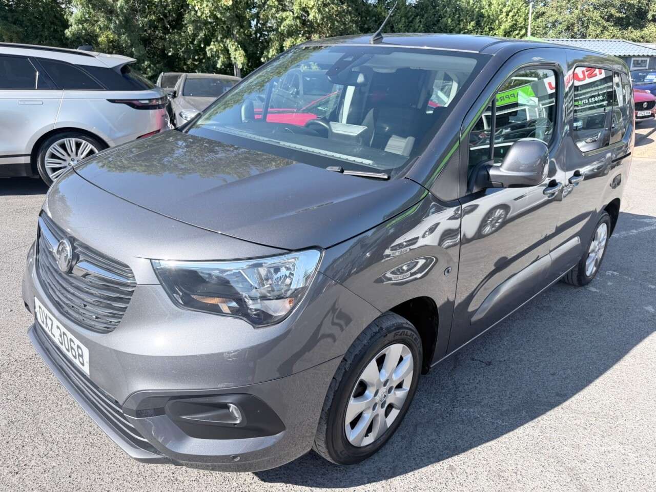 A 2020 VAUXHALL COMBO LIFE Grey 1.2 Turbo Energy MPV, 34,500 miles, Euro 6, Automatic, CarPlay/Android A 2020 VAUXHALL COMBO LIFE Grey 1.2 Turbo Energy MPV, 34,500 miles, Euro 6, Automatic, CarPlay/Android
