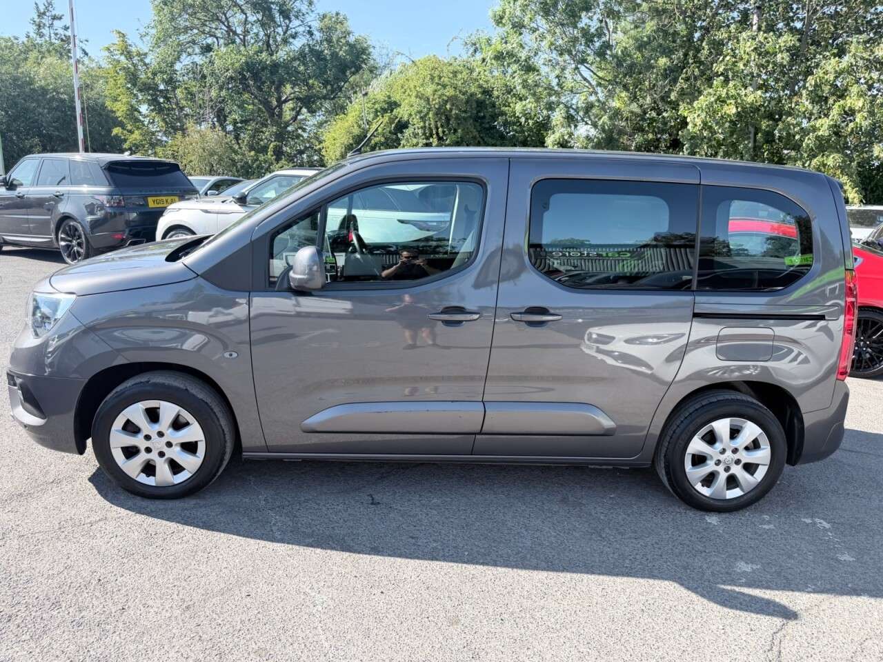 A 2020 VAUXHALL COMBO LIFE Grey 1.2 Turbo Energy MPV, 34,500 miles, Euro 6, Automatic, CarPlay/Android A 2020 VAUXHALL COMBO LIFE Grey 1.2 Turbo Energy MPV, 34,500 miles, Euro 6, Automatic, CarPlay/Android