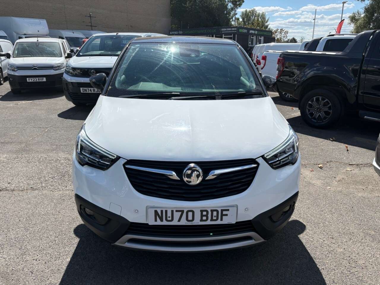 A 2020 VAUXHALL CROSSLAND X White 1.2 Turbo Elite Nav SUV, 25,500 miles, Euro 6, Automatic, Sat nav, Ca A 2020 VAUXHALL CROSSLAND X White 1.2 Turbo Elite Nav SUV, 25,500 miles, Euro 6, Automatic, Sat nav, Ca