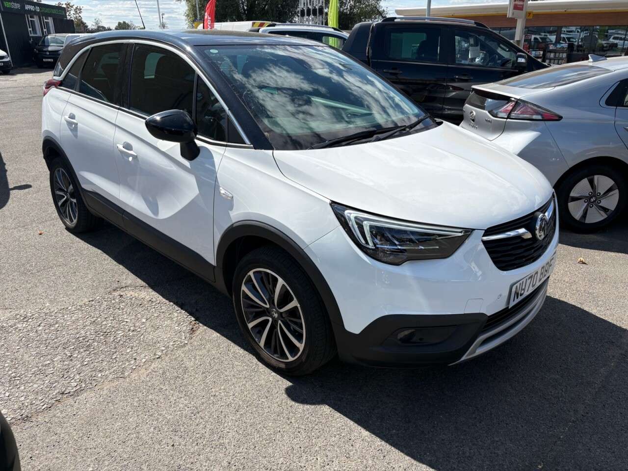 A 2020 VAUXHALL CROSSLAND X White 1.2 Turbo Elite Nav SUV, 25,500 miles, Euro 6, Automatic, Sat nav, Ca A 2020 VAUXHALL CROSSLAND X White 1.2 Turbo Elite Nav SUV, 25,500 miles, Euro 6, Automatic, Sat nav, Ca