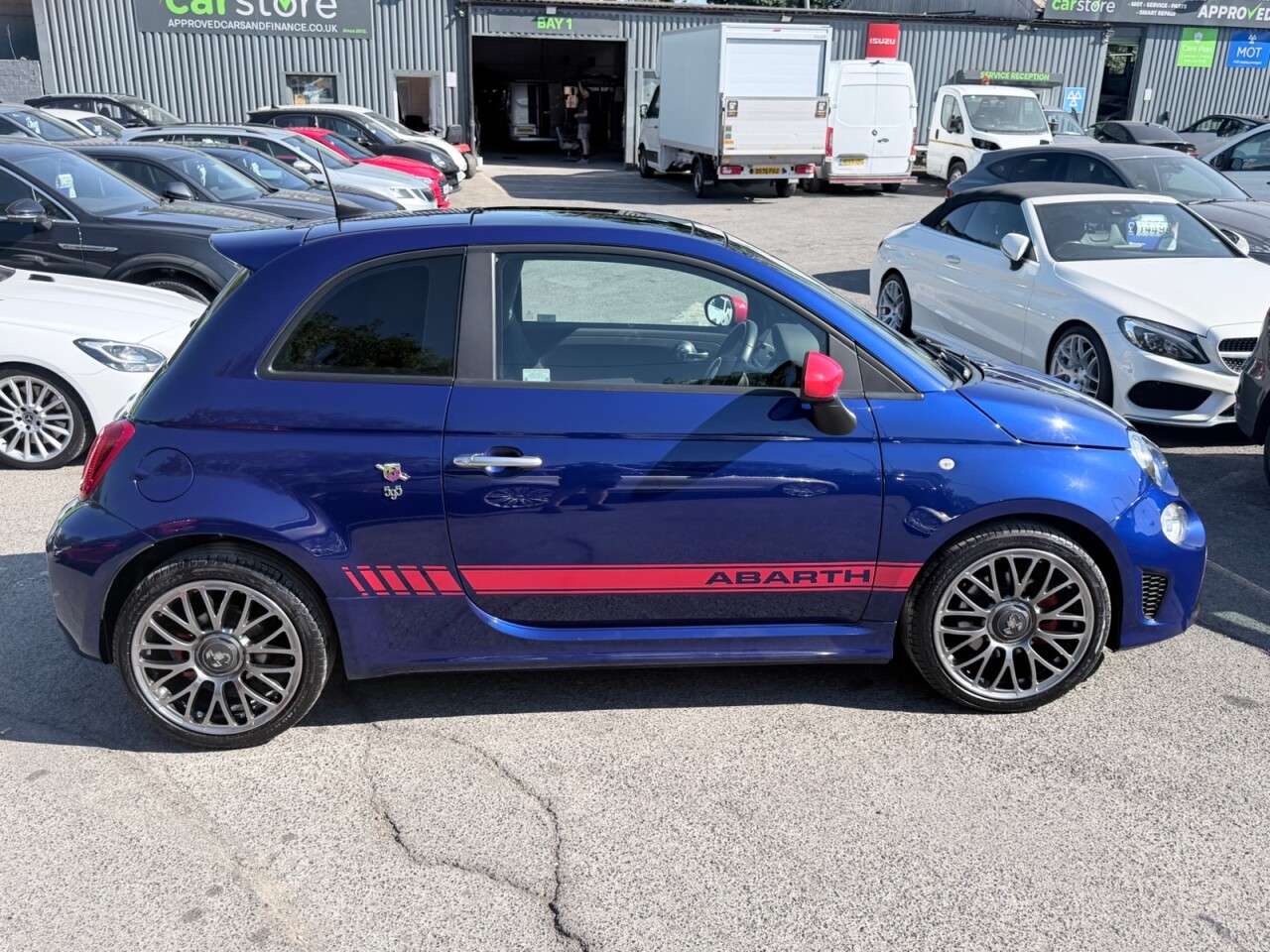2017 ABARTH 595 2017 ABARTH 595