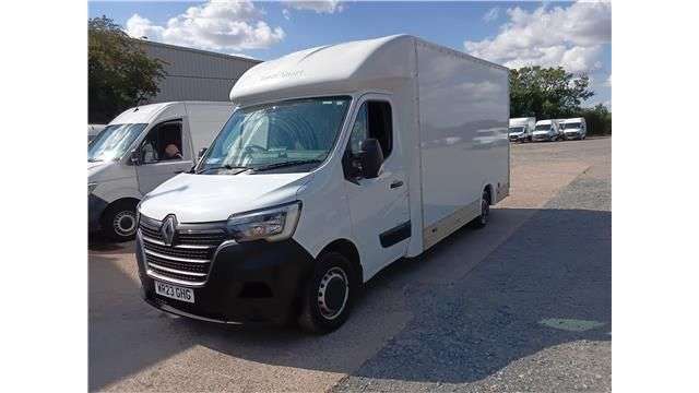 A 2023 RENAULT MASTER White 2.3 dCi Low Loader Luton, 84,200 miles, Euro 6, 6-Speed manual, Bluet A 2023 RENAULT MASTER White 2.3 dCi Low Loader Luton, 84,200 miles, Euro 6, 6-Speed manual, Bluet