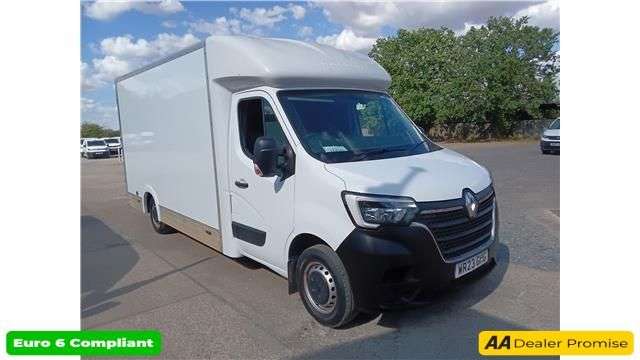 A 2023 RENAULT MASTER White 2.3 dCi Low Loader Luton, 84,200 miles, Euro 6, 6-Speed manual, Bluet A 2023 RENAULT MASTER White 2.3 dCi Low Loader Luton, 84,200 miles, Euro 6, 6-Speed manual, Bluet