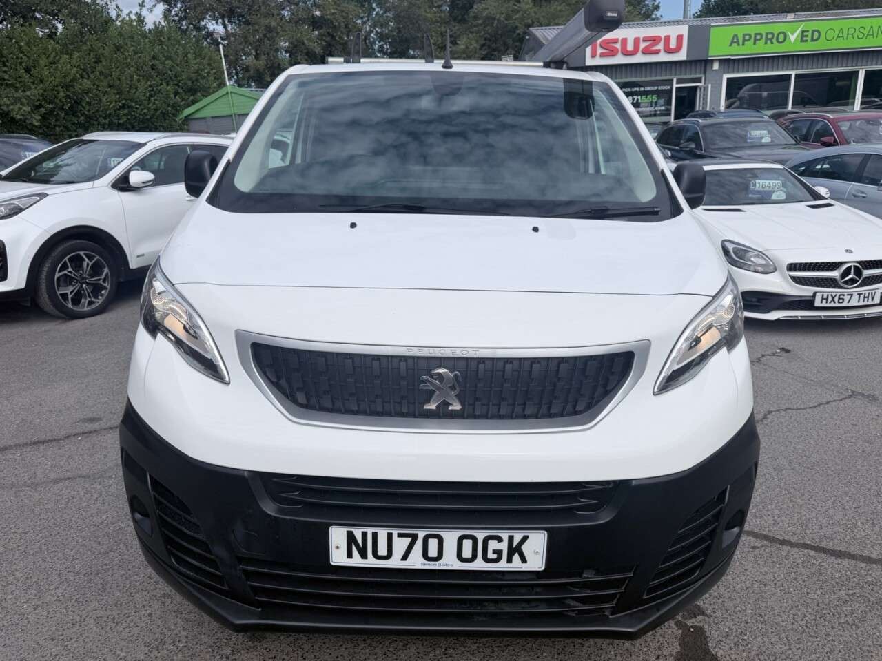 A 2020 PEUGEOT EXPERT White 2.0 BlueHDi 1400 Professional MWB Van, 49,100 miles, Euro 6, 6-Speed A 2020 PEUGEOT EXPERT White 2.0 BlueHDi 1400 Professional MWB Van, 49,100 miles, Euro 6, 6-Speed