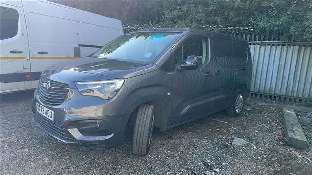 A 2023 VAUXHALL COMBO Grey 1.5 Turbo D 2300 Pro L2 Van, 48,400 miles, Euro 6, 6-Speed manual, Sat A 2023 VAUXHALL COMBO Grey 1.5 Turbo D 2300 Pro L2 Van, 48,400 miles, Euro 6, 6-Speed manual, Sat