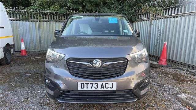 A 2023 VAUXHALL COMBO Grey 1.5 Turbo D 2300 Pro L2 Van, 48,400 miles, Euro 6, 6-Speed manual, Sat A 2023 VAUXHALL COMBO Grey 1.5 Turbo D 2300 Pro L2 Van, 48,400 miles, Euro 6, 6-Speed manual, Sat
