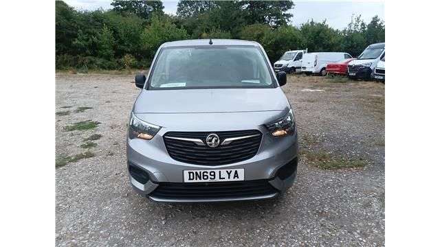 A 2019 VAUXHALL COMBO Grey 1.5 Turbo D 2000 Sportive Van, 50,130 miles, Euro 6, 5-Speed manual, A A 2019 VAUXHALL COMBO Grey 1.5 Turbo D 2000 Sportive Van, 50,130 miles, Euro 6, 5-Speed manual, A