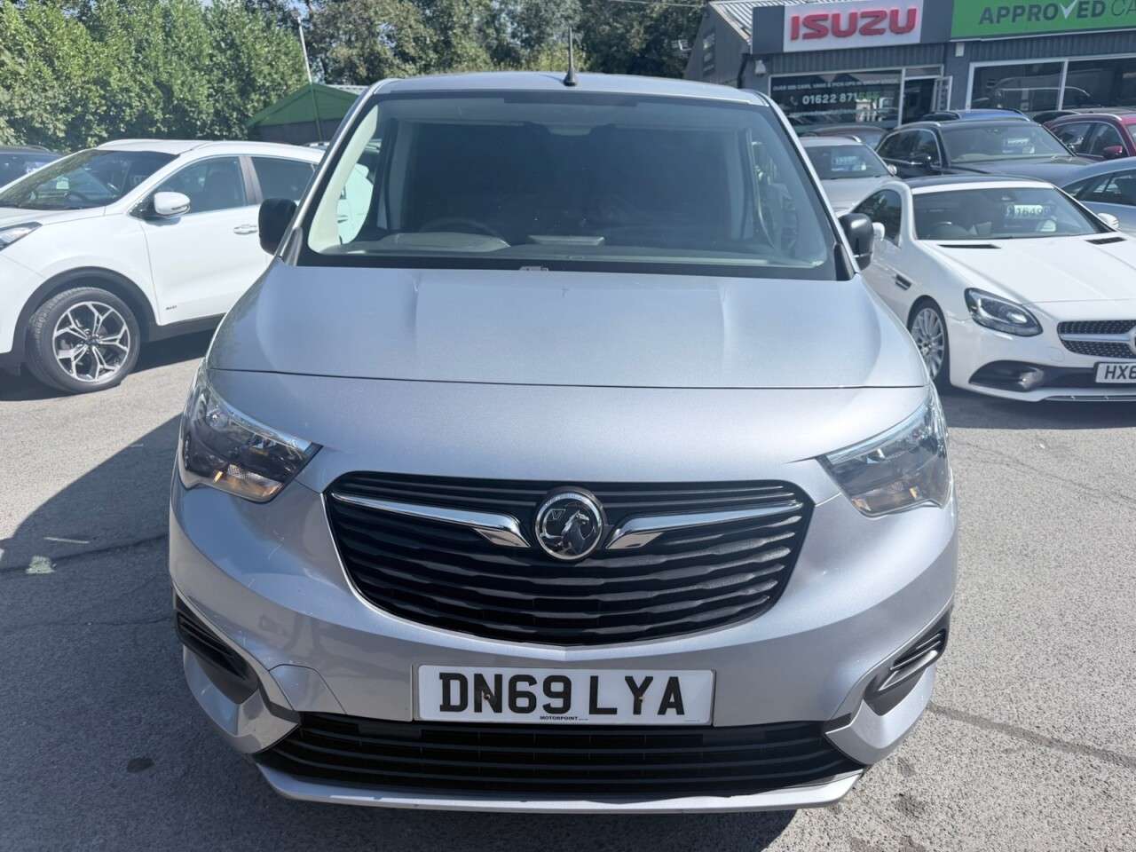 A 2019 VAUXHALL COMBO Grey 1.5 Turbo D 2000 Sportive Van, 50,130 miles, Euro 6, 5-Speed manual, A A 2019 VAUXHALL COMBO Grey 1.5 Turbo D 2000 Sportive Van, 50,130 miles, Euro 6, 5-Speed manual, A