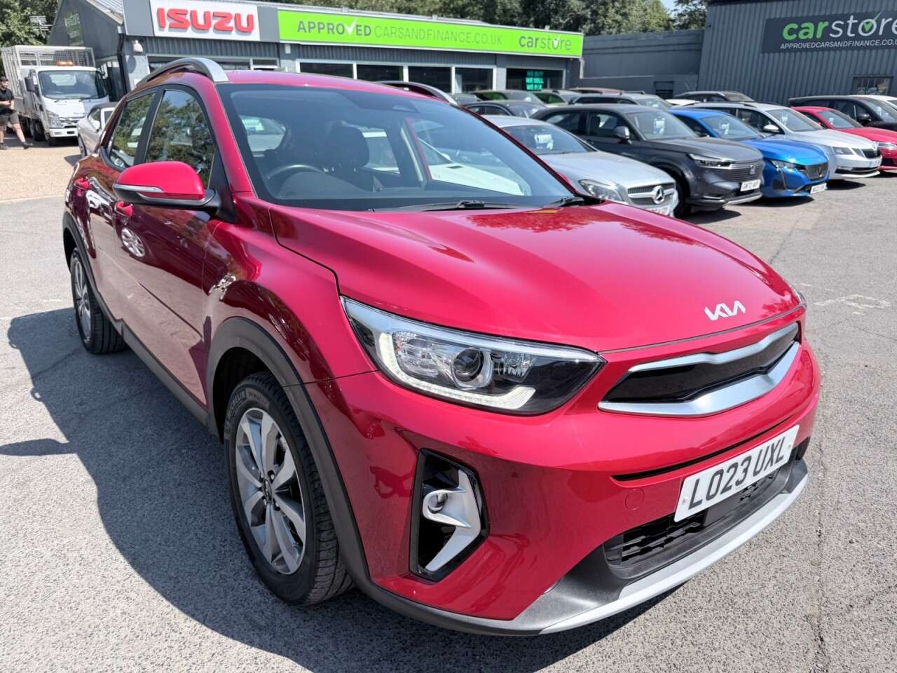 A 2023 KIA STONIC Red 1.0 T-GDi 2 SUV, 23,200 miles, Euro 6, Automatic, CarPlay/Android Auto, A 2023 KIA STONIC Red 1.0 T-GDi 2 SUV, 23,200 miles, Euro 6, Automatic, CarPlay/Android Auto,