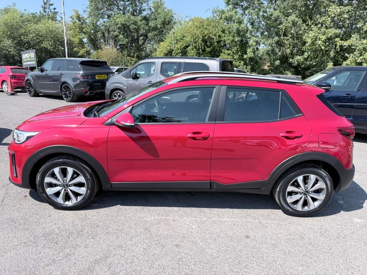 A 2023 KIA STONIC Red 1.0 T-GDi 2 SUV, 23,200 miles, Euro 6, Automatic, CarPlay/Android Auto, A 2023 KIA STONIC Red 1.0 T-GDi 2 SUV, 23,200 miles, Euro 6, Automatic, CarPlay/Android Auto,