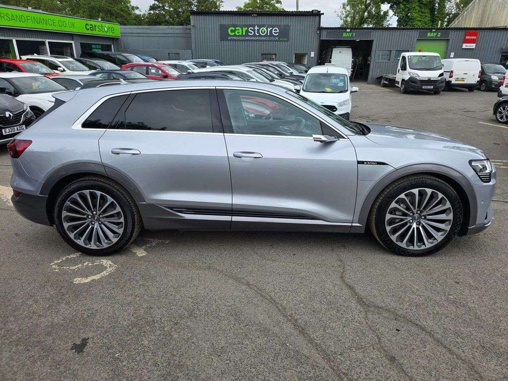 2020 AUDI E-TRON 2020 AUDI E-TRON