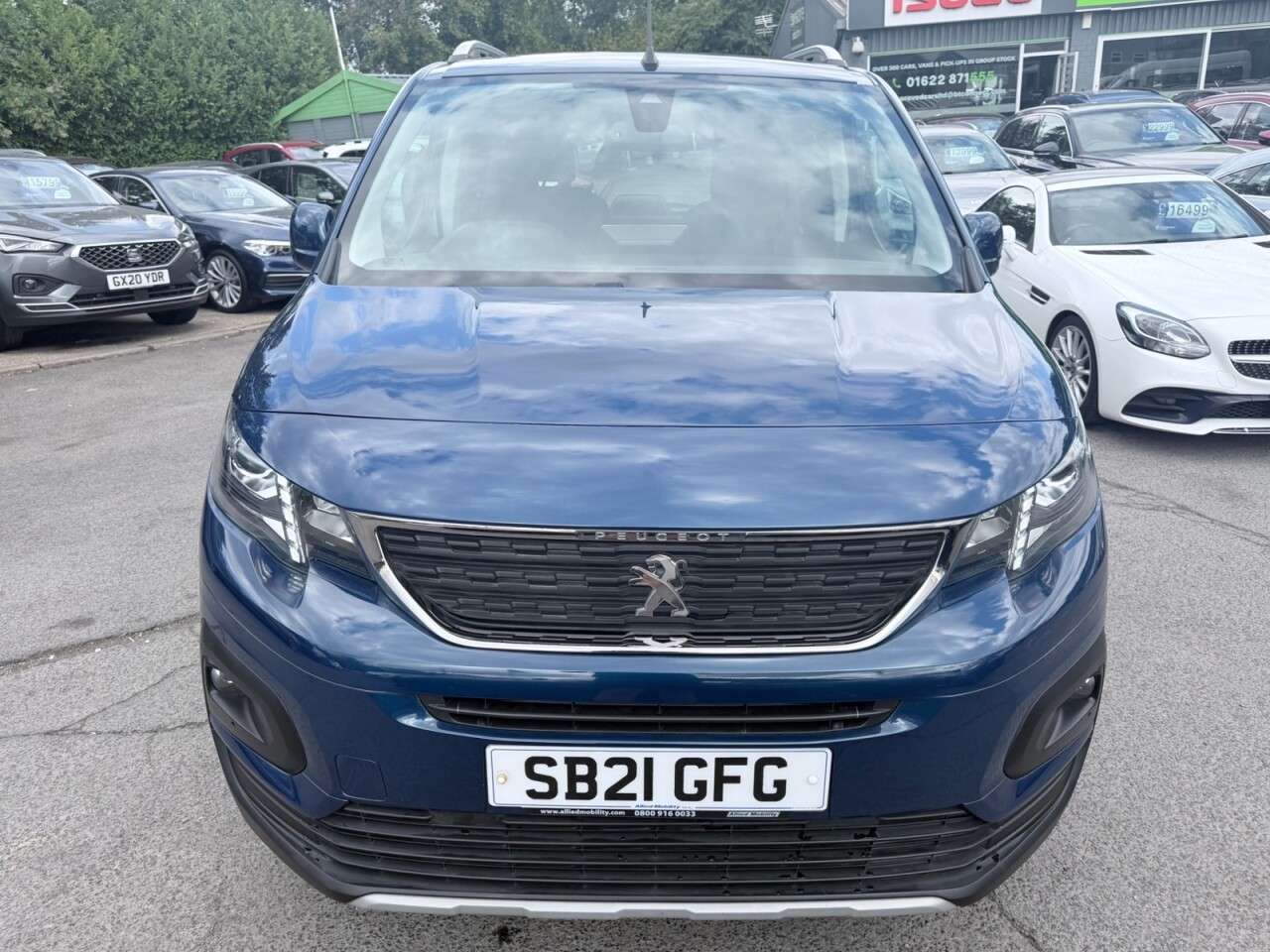 A 2021 PEUGEOT RIFTER Blue 1.5 BlueHDi Allure MPV, 22,100 miles, Euro 6, 5-speed manual, Disabled A 2021 PEUGEOT RIFTER Blue 1.5 BlueHDi Allure MPV, 22,100 miles, Euro 6, 5-speed manual, Disabled