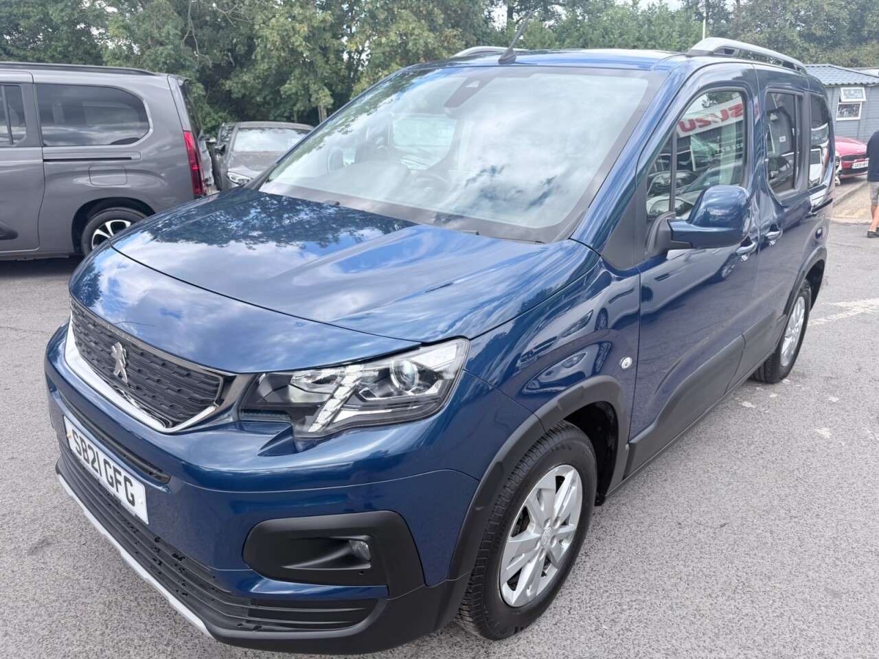 A 2021 PEUGEOT RIFTER Blue 1.5 BlueHDi Allure MPV, 22,100 miles, Euro 6, 5-speed manual, Disabled A 2021 PEUGEOT RIFTER Blue 1.5 BlueHDi Allure MPV, 22,100 miles, Euro 6, 5-speed manual, Disabled