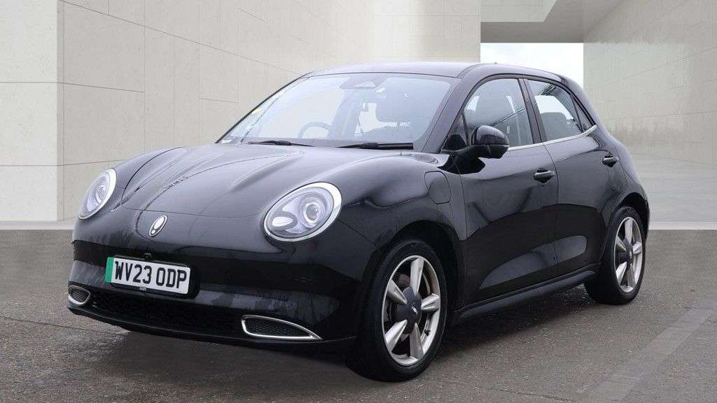 A 2023 GWM FUNKY CAT Black 48kWh First Edition EV, 14,075 miles, Automatic, 18in alloys, 360° Ca A 2023 GWM FUNKY CAT Black 48kWh First Edition EV, 14,075 miles, Automatic, 18in alloys, 360° Ca