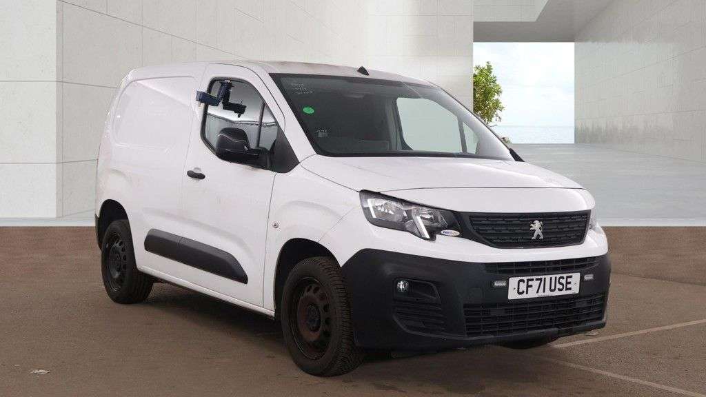 A 2022 PEUGEOT PARTNER White 1.5 BlueHDi Professional Premium SWB Van, 29,999 miles, Euro 6, 5-Spe A 2022 PEUGEOT PARTNER White 1.5 BlueHDi Professional Premium SWB Van, 29,999 miles, Euro 6, 5-Spe