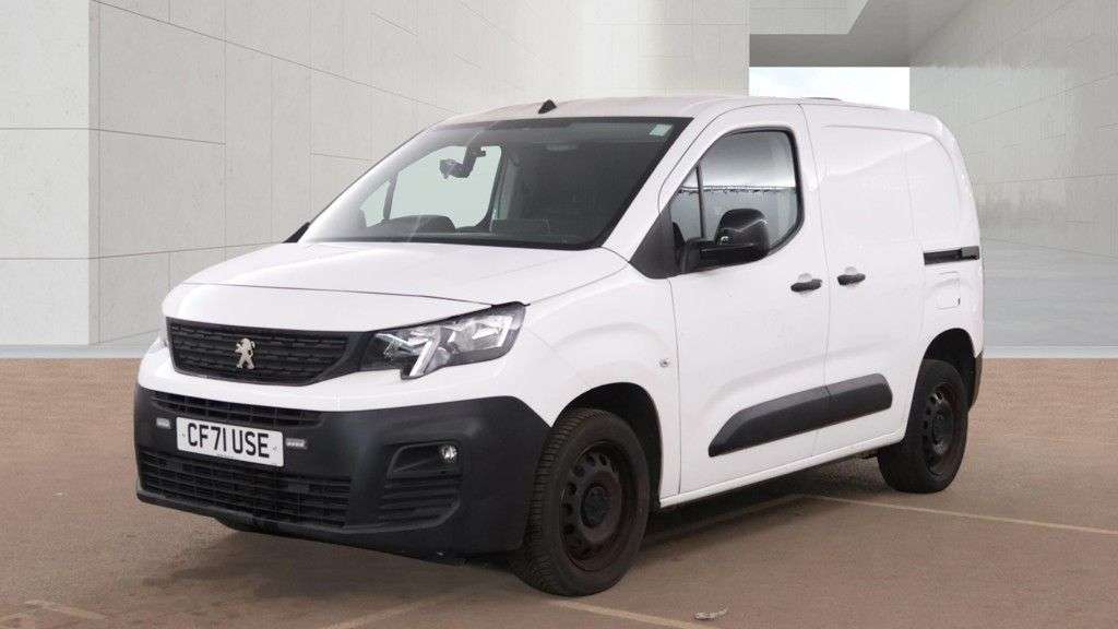 A 2022 PEUGEOT PARTNER White 1.5 BlueHDi Professional Premium SWB Van, 29,999 miles, Euro 6, 5-Spe A 2022 PEUGEOT PARTNER White 1.5 BlueHDi Professional Premium SWB Van, 29,999 miles, Euro 6, 5-Spe