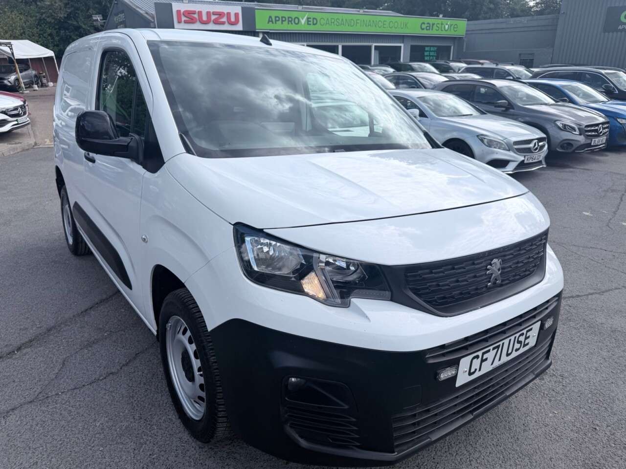 A 2022 PEUGEOT PARTNER White 1.5 BlueHDi Professional Premium SWB Van, 29,999 miles, Euro 6, 5-Spe A 2022 PEUGEOT PARTNER White 1.5 BlueHDi Professional Premium SWB Van, 29,999 miles, Euro 6, 5-Spe