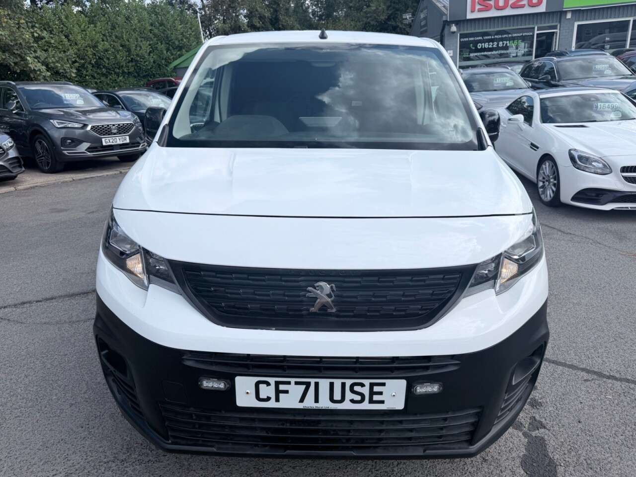 A 2022 PEUGEOT PARTNER White 1.5 BlueHDi Professional Premium SWB Van, 29,999 miles, Euro 6, 5-Spe A 2022 PEUGEOT PARTNER White 1.5 BlueHDi Professional Premium SWB Van, 29,999 miles, Euro 6, 5-Spe