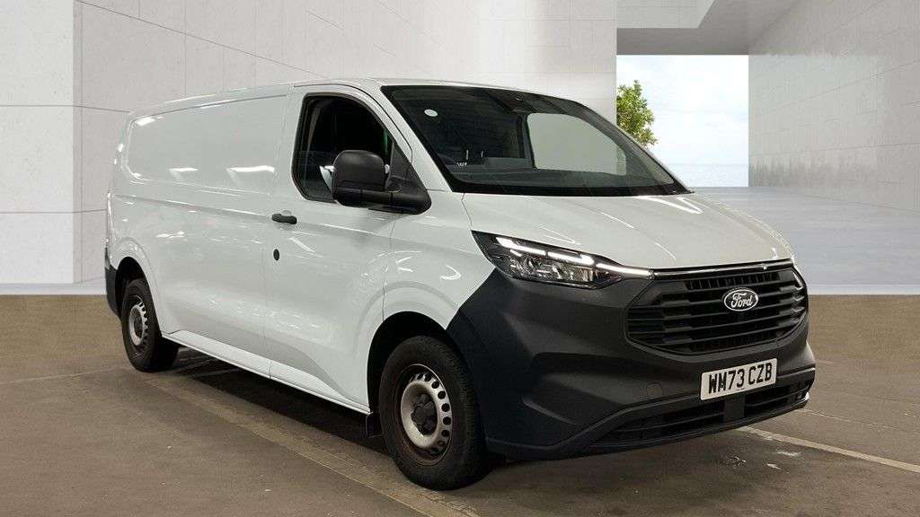 A 2023 FORD TRANSIT CUSTOM White 2.0 320 EcoBlue Leader L2 H1 Van, 13,100 miles, Euro 6, 6-speed manua A 2023 FORD TRANSIT CUSTOM White 2.0 320 EcoBlue Leader L2 H1 Van, 13,100 miles, Euro 6, 6-speed manua