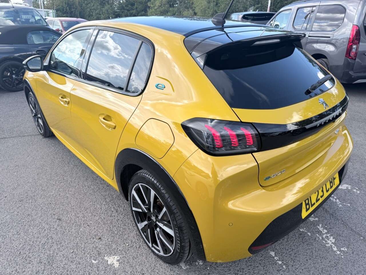 2023 PEUGEOT E-208 2023 PEUGEOT E-208