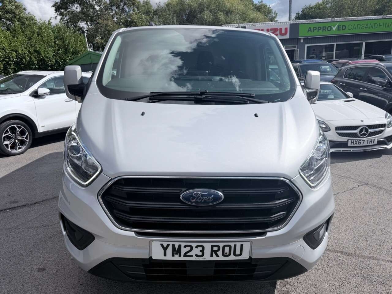 A 2023 FORD TRANSIT CUSTOM Silver 2.0 280 EcoBlue Limited L1 H1 Van, 47,650 miles, Euro 6, 6-Speed man A 2023 FORD TRANSIT CUSTOM Silver 2.0 280 EcoBlue Limited L1 H1 Van, 47,650 miles, Euro 6, 6-Speed man