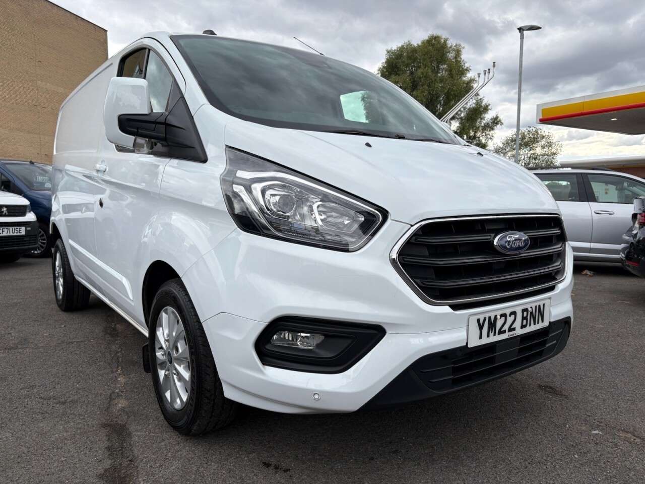 A 2022 FORD TRANSIT CUSTOM White 2.0 280 EcoBlue Limited L1 H1 Van, 51,046 miles, Euro 6, 6-Speed manu A 2022 FORD TRANSIT CUSTOM White 2.0 280 EcoBlue Limited L1 H1 Van, 51,046 miles, Euro 6, 6-Speed manu