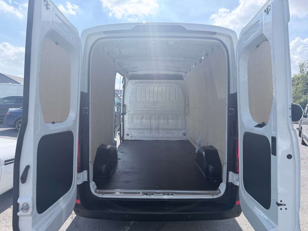2023 MAXUS DELIVER 9 2023 MAXUS DELIVER 9