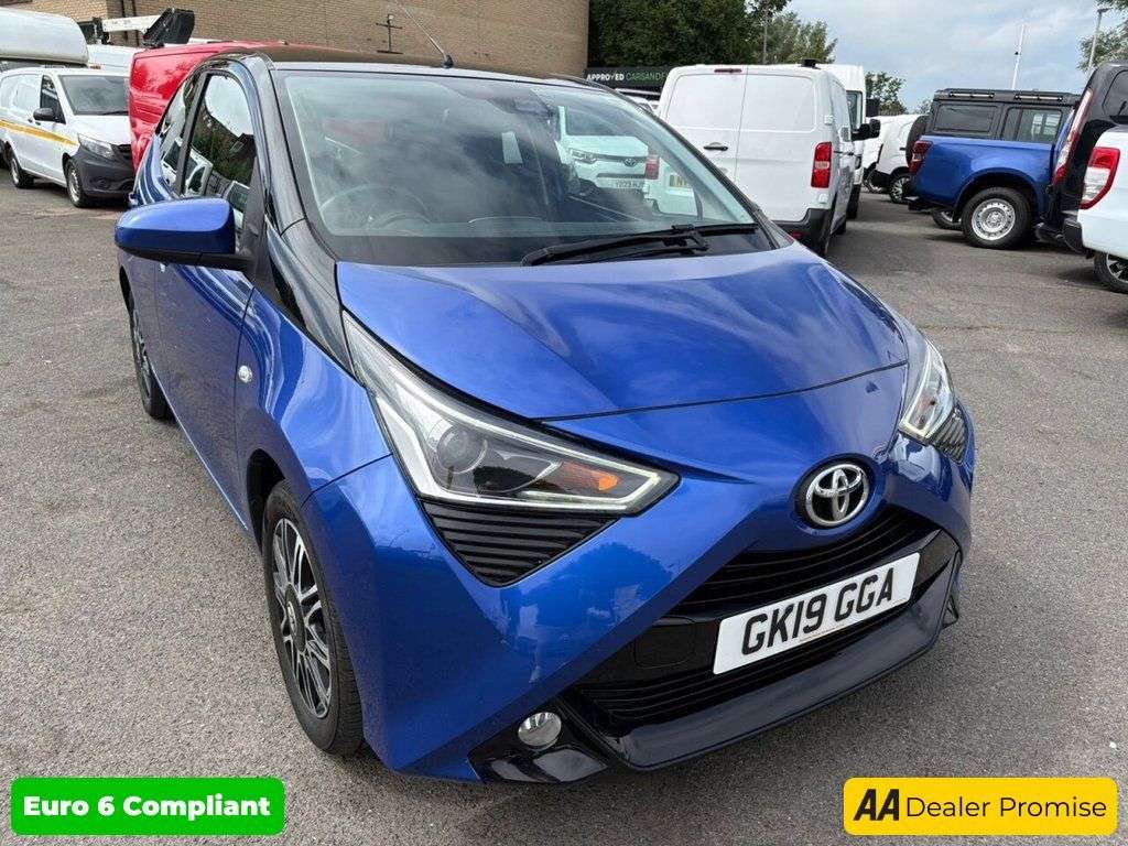 A 2019 TOYOTA AYGO Metallic blue 1.0 VVT-i x-clusiv, Full Main dealer history, Euro 6, Rear ca A 2019 TOYOTA AYGO Metallic blue 1.0 VVT-i x-clusiv, Full Main dealer history, Euro 6, Rear ca