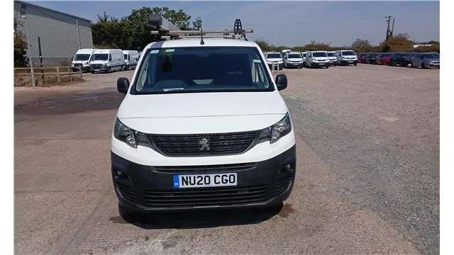 A 2020 PEUGEOT PARTNER White 1.5 BlueHDi 950 Professional LWB Van, 30,400 miles, Euro 6, 5-Speed m A 2020 PEUGEOT PARTNER White 1.5 BlueHDi 950 Professional LWB Van, 30,400 miles, Euro 6, 5-Speed m